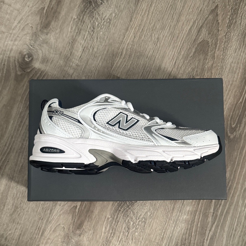 BRAND NEW New Balance 530 White and navy Running Shoes
